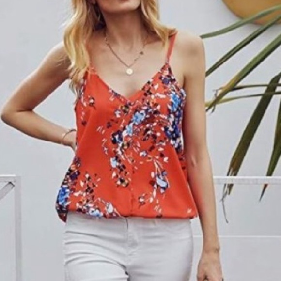 🆕 Loose V-Neck Cami - Picture 6 of 6